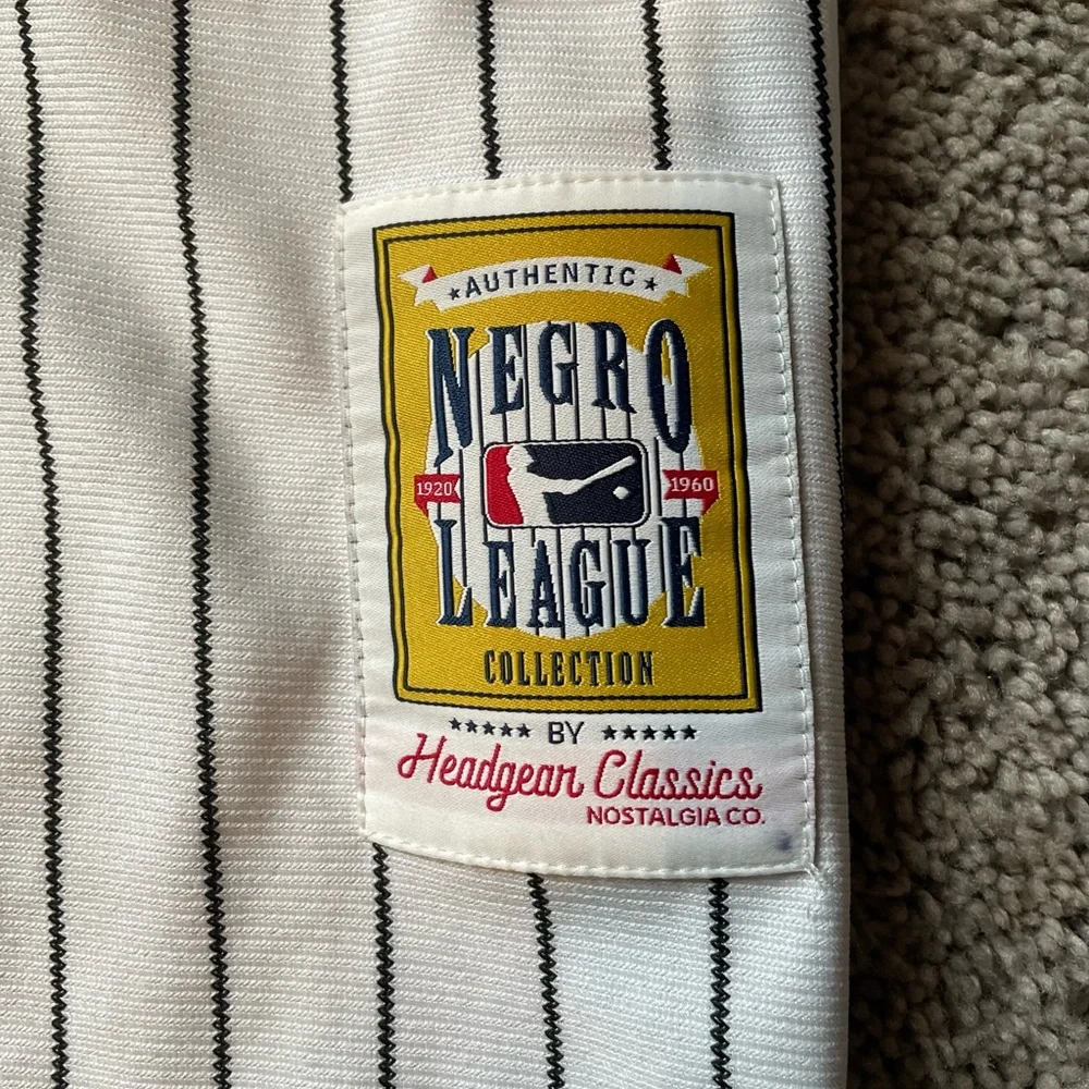 Pittsburgh Pirates Jersey - Picture 4 of 9